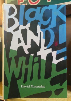 1291516 BLACK AND WHITE. David Macaulay