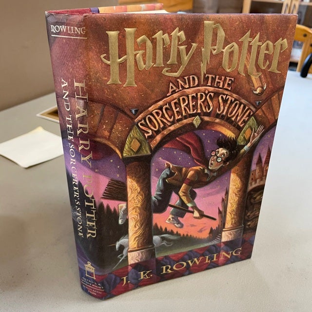 Harry Potter and the Sorcerers Stone by JK Rowling Scholastic 