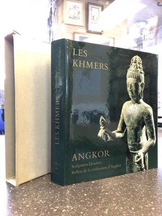 1352943 LES KHMERS: SCULPTURES KHMERES, REFLETS DE LA CIVILISATION D'ANGKOR. Madeleine Giteau,...