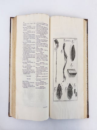 OPERE FISICO-MEDICHE STAMPATE E MANOSCRITTE DEL KAVALIER ANTONIO VALLISNERI RACCOLTE DA ANTONIO SUI FIGLIUOLO, CORREDATE D'UNA PREFAZIONE IN GENERE SOPRA TUTTE, E D'UNA IN PARTICOLARE SOPRA IL VOCABOLARIO DELLA STORIA NATURALE.