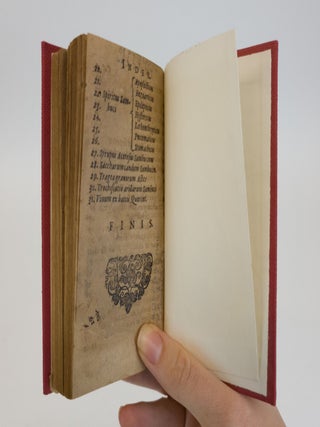 ANATOMIA SAMBUCI, QUAE NON SOLUM SAMBUCUM & HUJUSDEM MEDICAMENTA SINGULATIM DELINEAT, VERUM QUOQUE PLURIMORUM AFFECTUUM, EX UNA FERE SOLA SAMBUCO CURATIONES BREVES, RATIONIBUS, EXEMPLIS, HISTORIIS & MEDICAMENTIS SPECIFICIS NON PAUCIS ILLUSTRATAS SIMUL EXHIBET