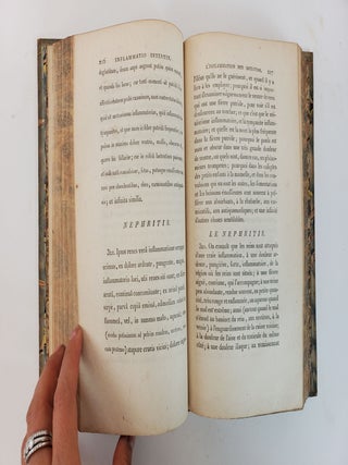 APHORISMES SUR LA CONAISSANCE ET LA CURATION DES FIEVRES, AVEC LE TEXTE LATIN.