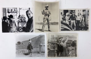 1358384 FIVE "THE MISFITS" PHOTOGRAPHS MONROE, GABLE, WALLACH (SIGNED