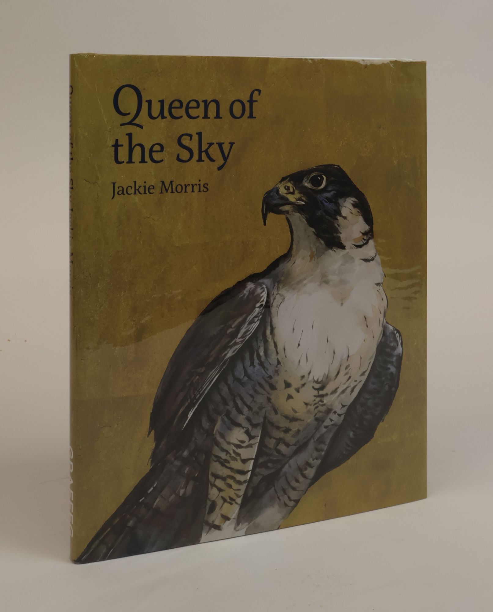 1383882 QUEEN OF THE SKY [Signed]. Jackie Morris.