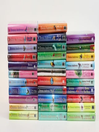 1385046 The Meg Langslow Mysteries [32 volumes] [31 volumes signed]. Donna Andrews