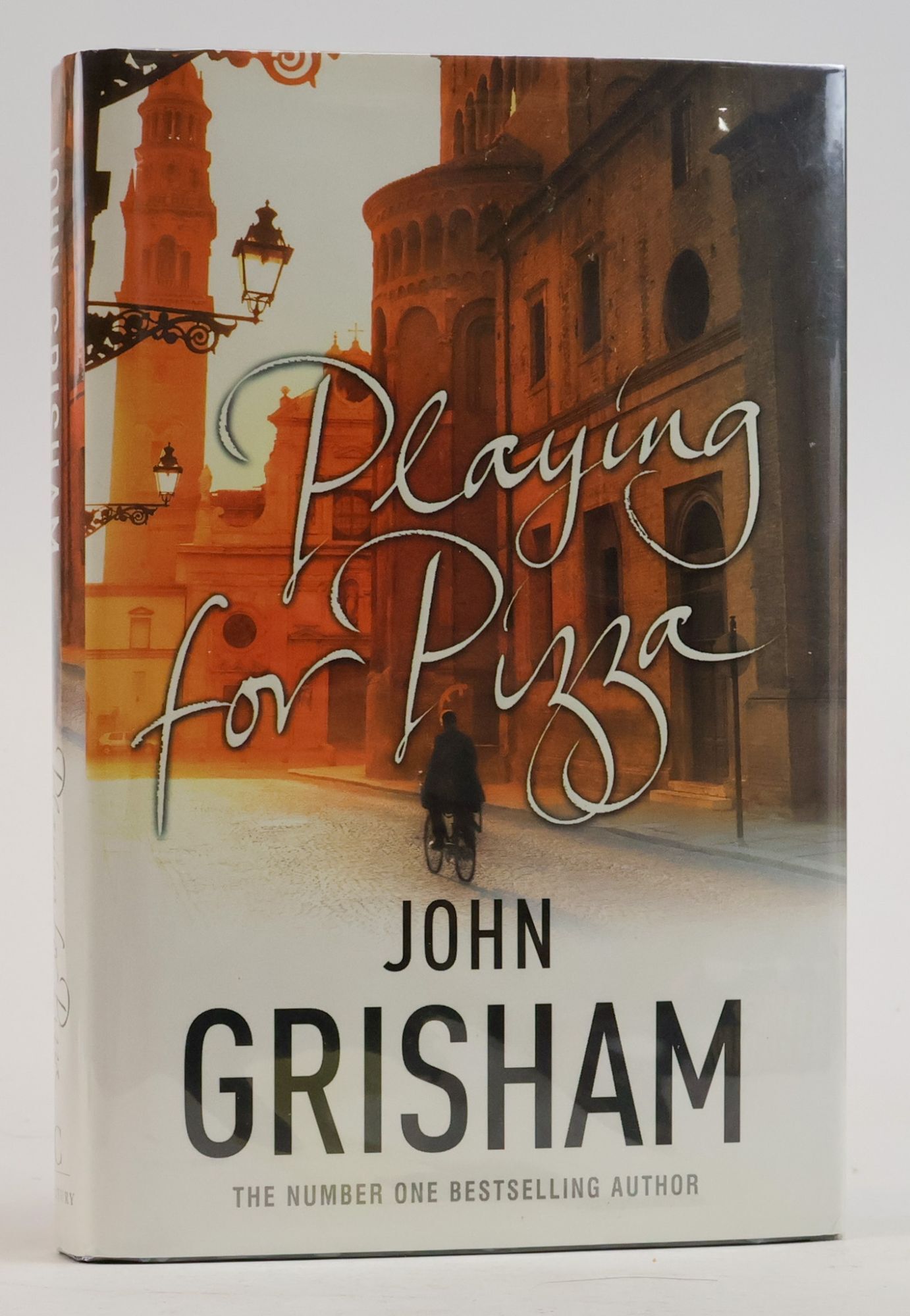 1386495 PLAYING FOR PIZZA [Signed]. John Grisham.