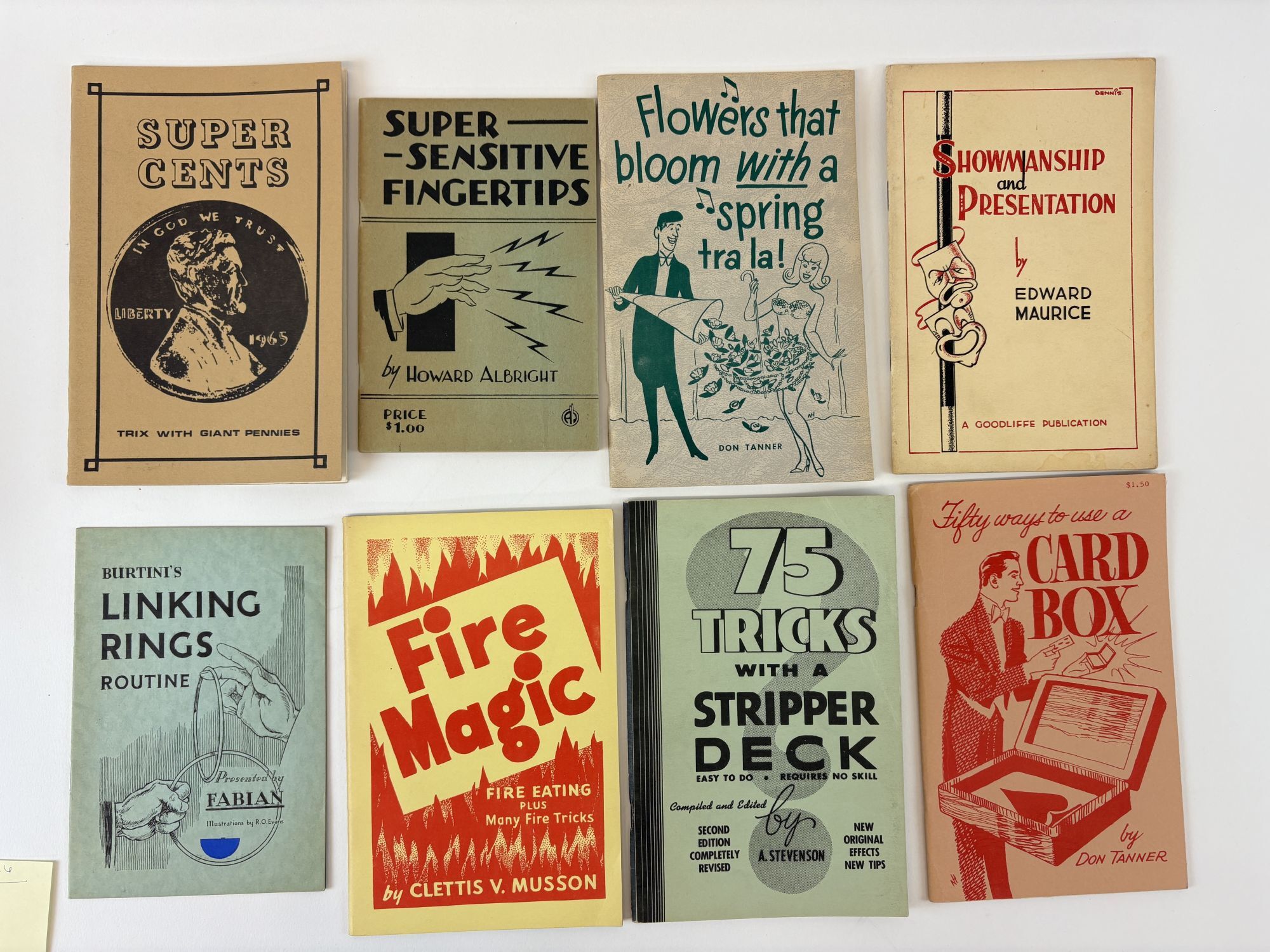 1388026 MAGICIAN EPHEMERA LOT [40 Booklets]. Misc.