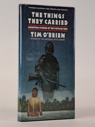 1392587 THE THINGS THEY CARRIED [Signed]. Tim O'Brien
