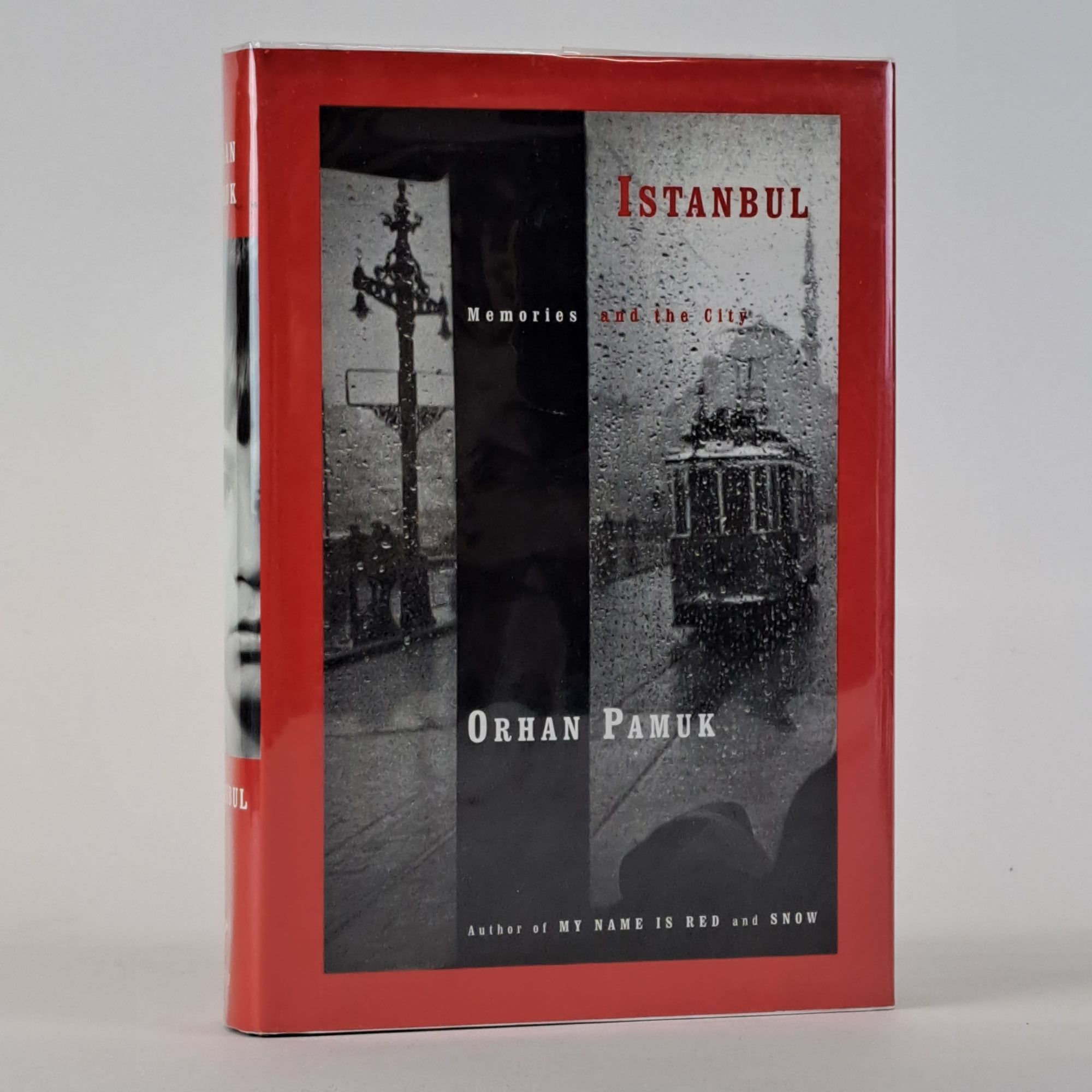 1392757 ISTANBUL: MEMORIES AND THE CITY [Signed]. Orhan Pamuk, Maureen Freely.