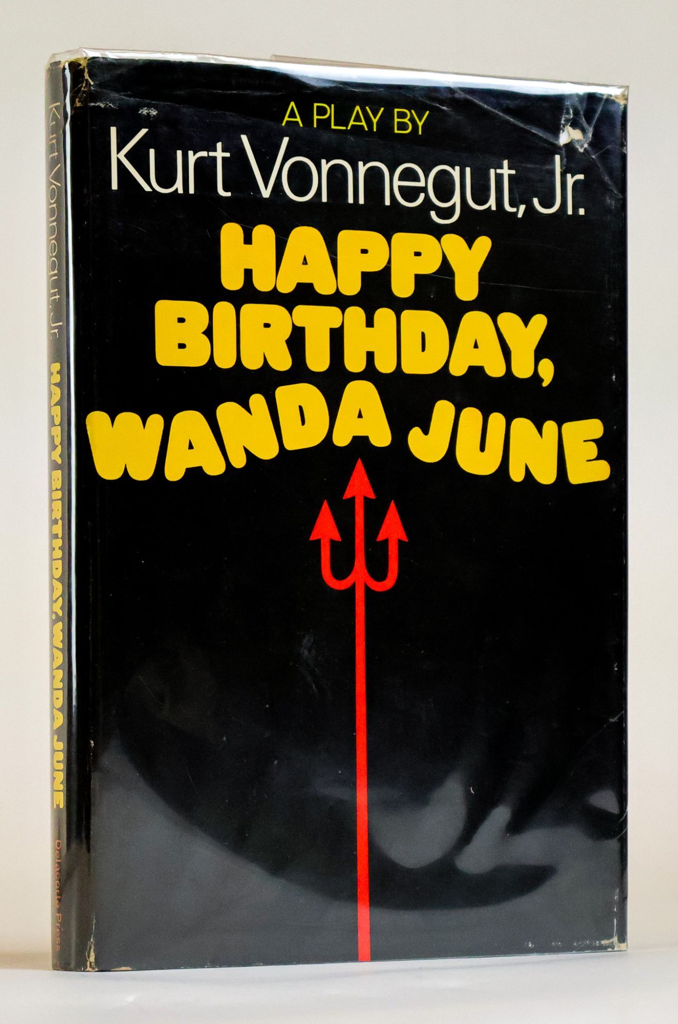 1393995 HAPPY BIRTHDAY, WANDA JUNE. Kurt Vonnegut Jr.