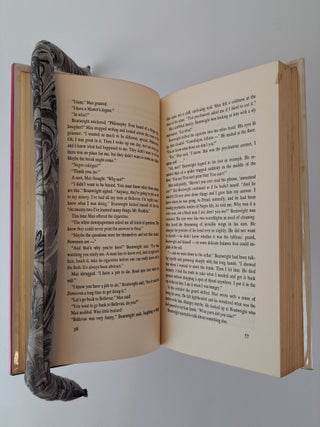 THE MAN WHO CRIED I AM [Signed]