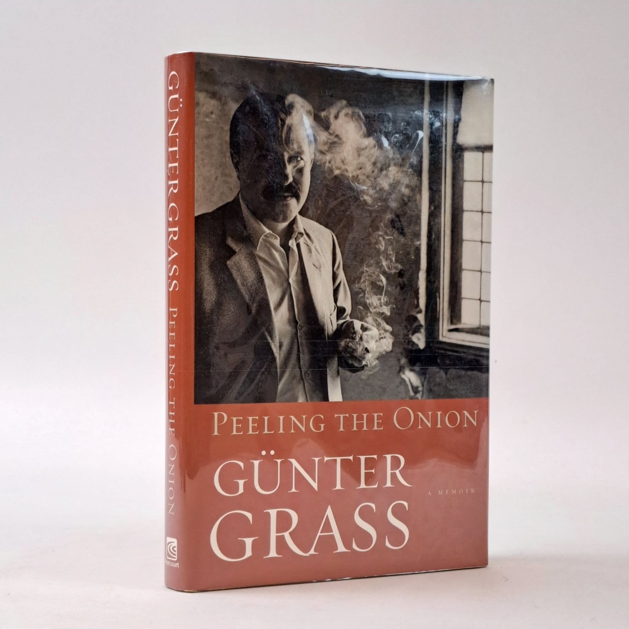 1397504 PEELING THE ONION [Signed]. G&uuml;nter Grass, Michael Henry Heim.