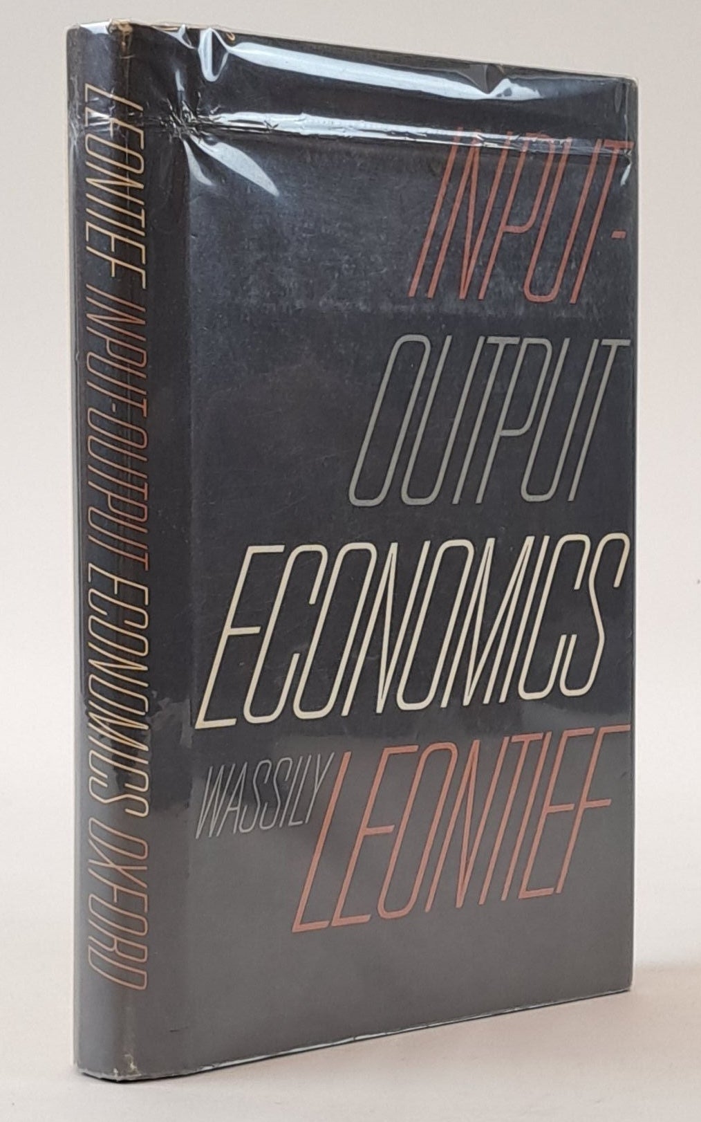 1399234 INPUT-OUTPUT ECONOMICS. Wassily Leontief.