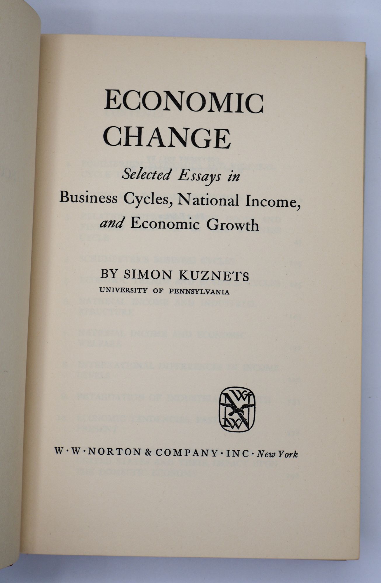 ECONOMIC CHANGE: SELECTED ESSAYS IN BUSINESS CYCLES, NATIONAL