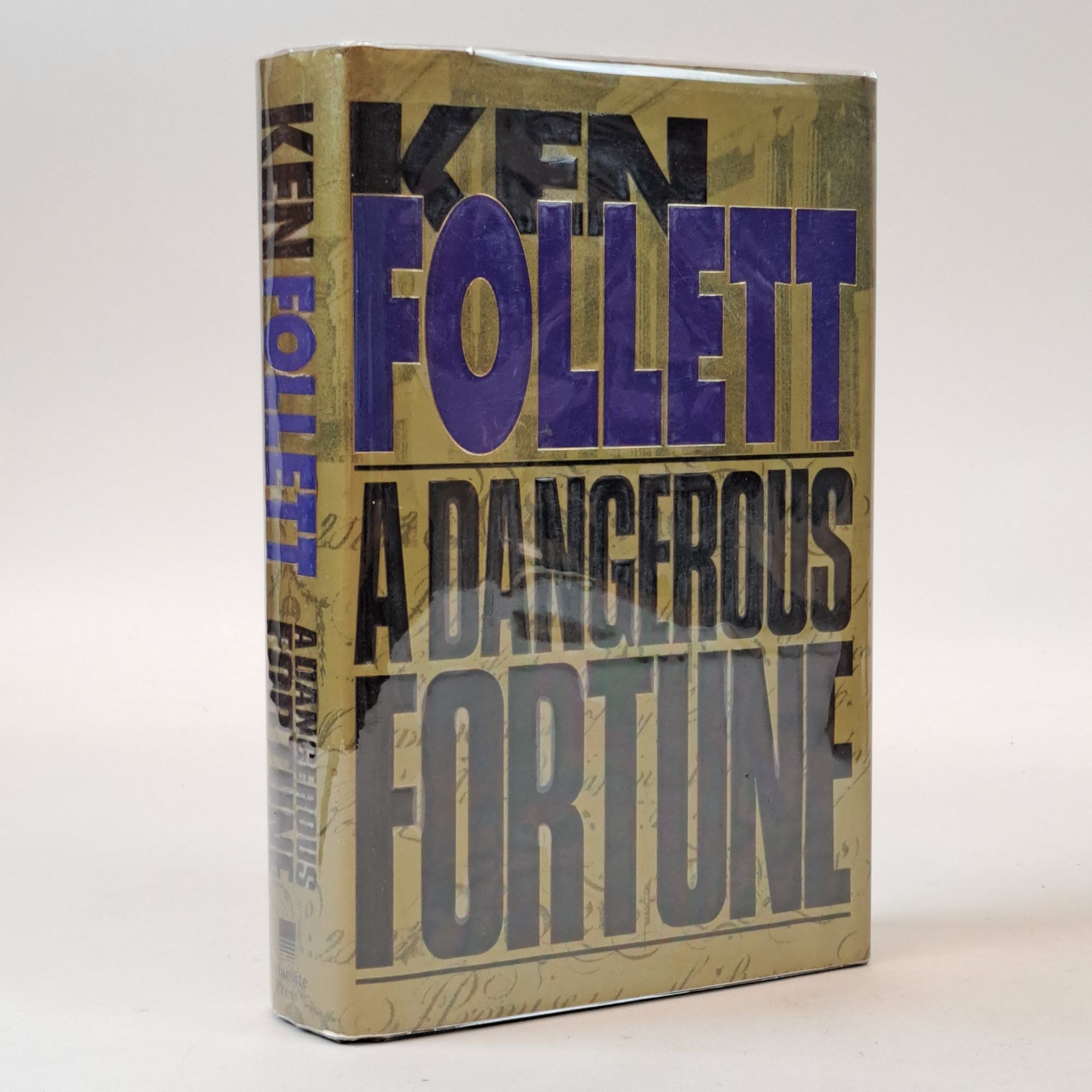 1399896 A DANGEROUS FORTUNE [Signed]. Ken Follett.