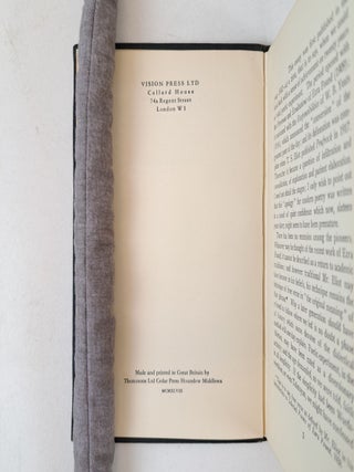 FORM IN MODERN POETRY [Inscribed]