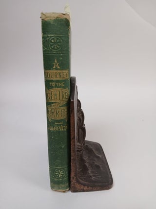 1404975 A JOURNEY TO THE CENTRE OF THE EARTH. Jules Verne