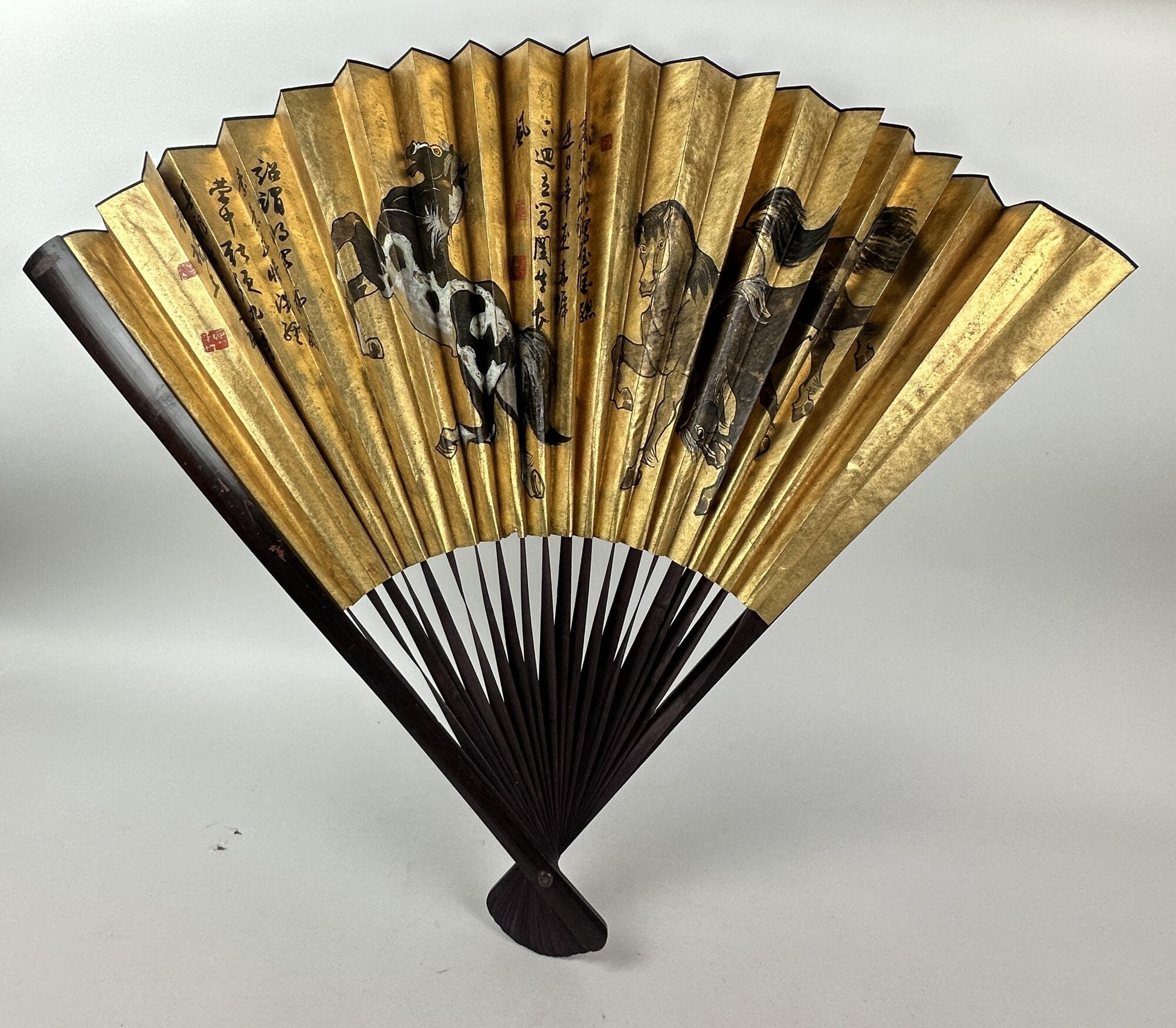 1410631 LARGE DECORATIVE CHINESE FOLDING FAN