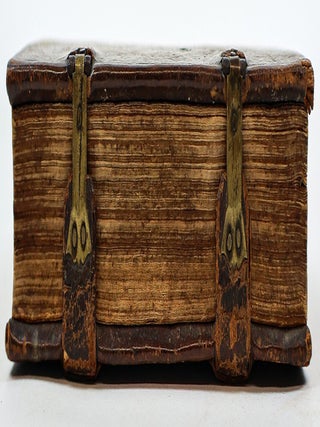 DAS NEUE TESTAMENT UNSERS HERRN UND HEYLANDES JESU CHRISTI, NACH DER DEUTSCHEN UEBERSETZUNG D. MARTIN LUTHERS, MIT KURZEM INHALT EINES JEDEN CAPITELS, UND VOLLSTÄNDIGER ANWEISUNG GLEICHER SCHRIFT-STELLEN. WIE AUCH ALLER SONN- UND FESTTÄGIGEN EVANGELIEN UND EPISTELN.