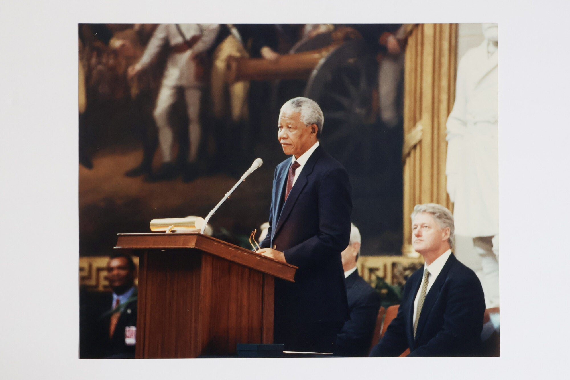 1412777 NELSON MANDELA AND BILL CLINTON PHOTOGRAPH [Signed by Mandela]