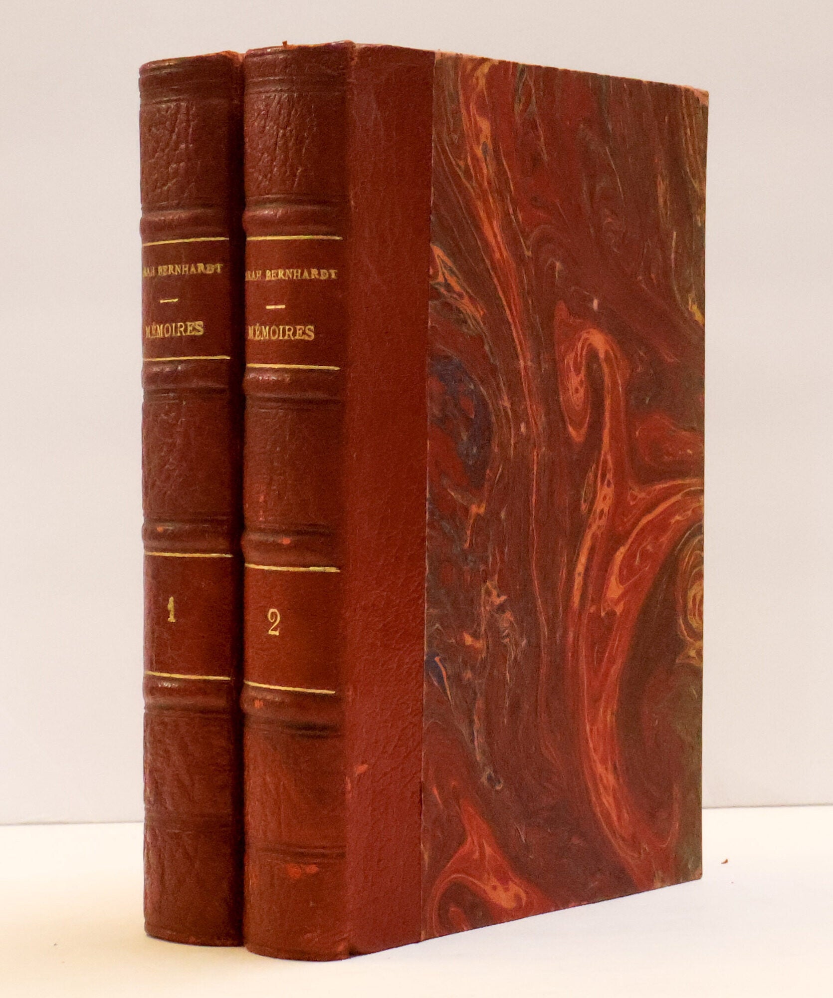 1413125 M&Eacute;MOIRES DE SARAH BERNHARDT [Two Volumes]. Sarah Bernhardt.