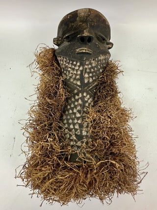 1413127 KUBA WOODEN MASK WITH RAFFIA, DEMOCRATIC REPUBLIC OF THE CONGO