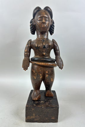 1413516 NIGERIAN PAINTED WOOD FEMALE FIGURE WITH MOVABLE ARMS