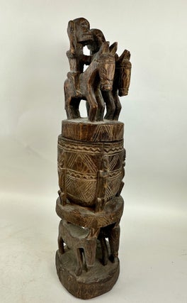 1413778 DOGON CARVED WOODEN VESSEL WITH EQUESTRIAN LID, MALI