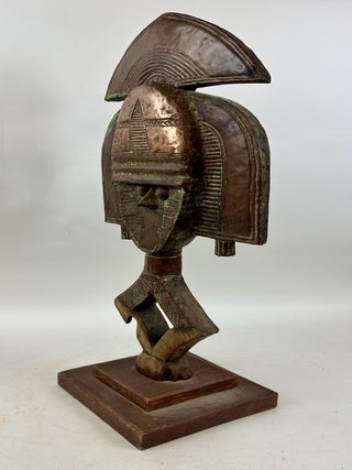 BAKOTA WOOD AND METAL STRIPS GUARDIAN FIGURE, GABON