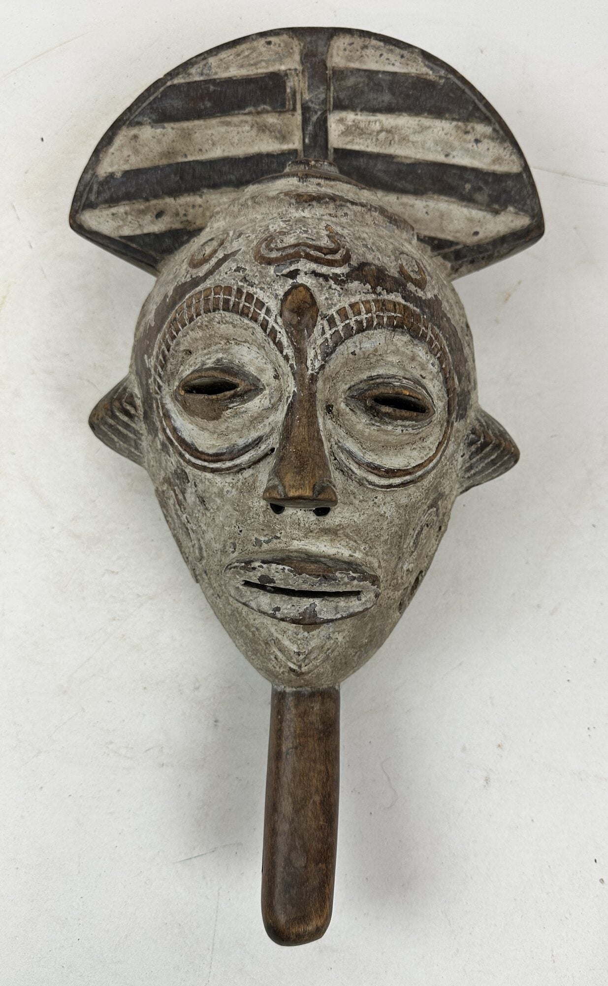 1413967 BENA LULUA, PAINTED WOODEN MASK, DEMOCRATIC REPUBLIC OF THE CONGO