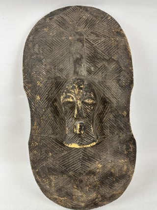 1413969 SONGYE WOODEN SHIELD, DEMOCRATIC REPUBLIC OF THE CONGO