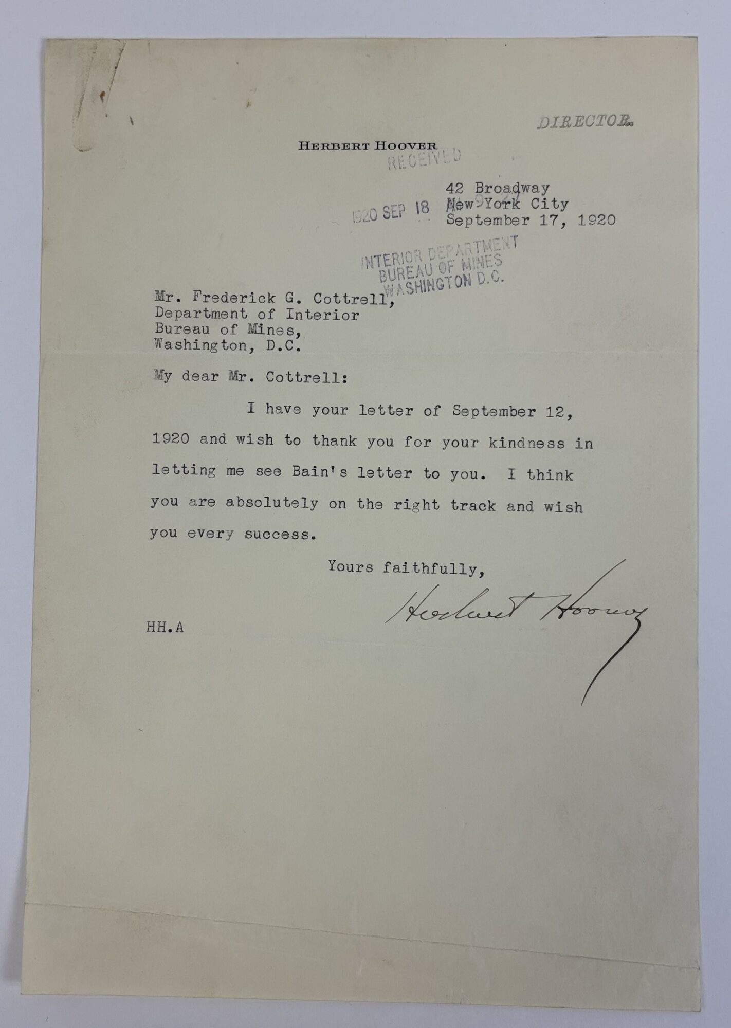 1415081 PRESIDENT HERBERT HOOVER | SIGNED LETTER TO FREDERICK GARDNER COTTRELL. Herbert Hoover, Frederick Gardner Cottrell.