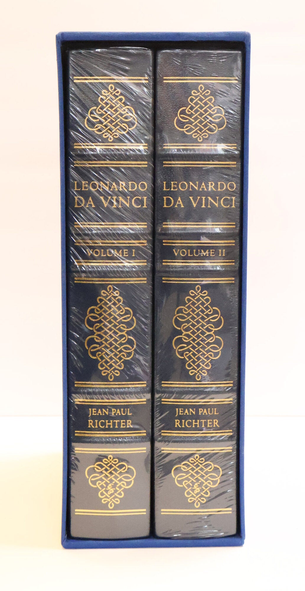 1416258 LEONARDO DA VINCI: THE NOTEBOOKS [Two Volumes]. Leonardo Da Vinci.