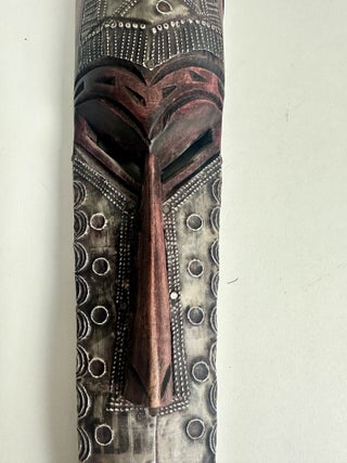 20TH CENTURY AFRICAN CARVED WOOD MASK